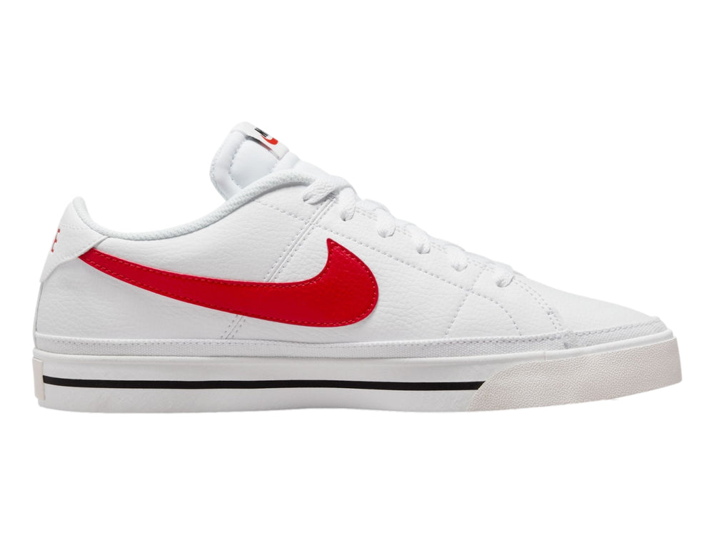 Tenis Nike blancos con logotipo rojo y una línea negra delgada en la suela.