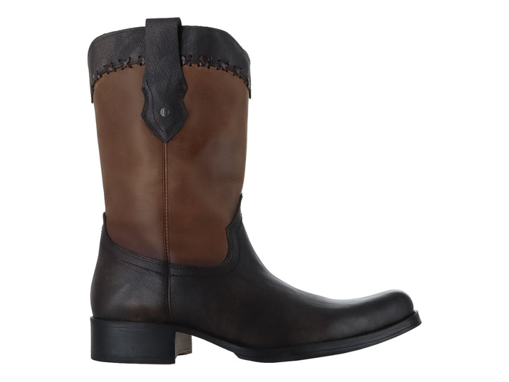Bota vaquera para hombre en piel de color café con diseño bicolor.