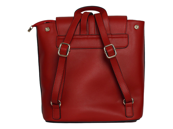 Mochila color rojo de material sintético liso con cierre metálico plateado y asa superior.