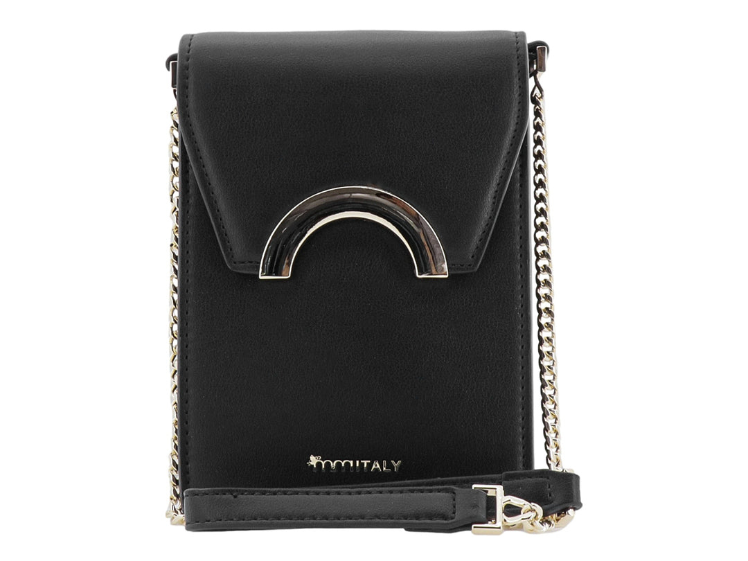 Bolso negro rectangular con correa de cadena dorada y detalle metálico semicircular.