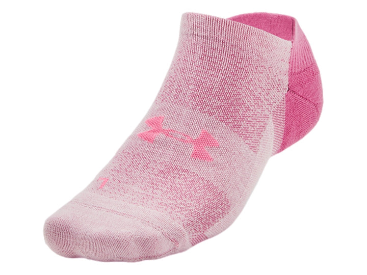Calcetín deportivo Under Armour color rosa, modelo no show.