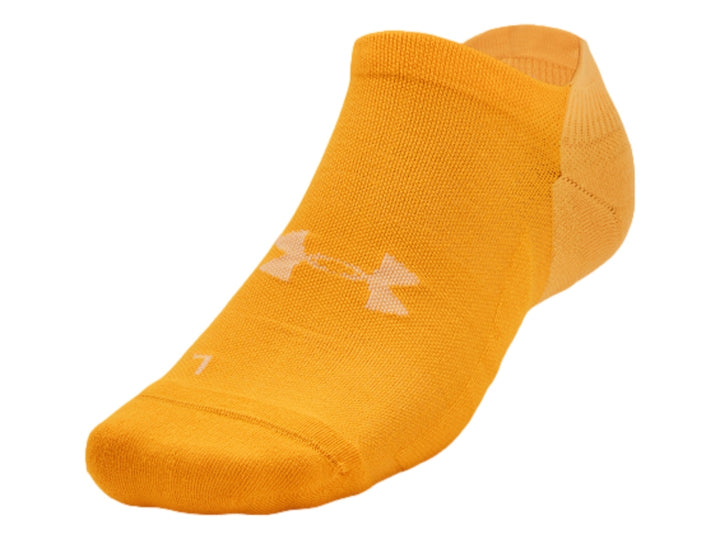 Calcetín deportivo Under Armour color naranja, estilo no-show.