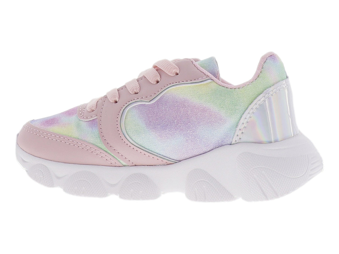 Tenis deportivos para niña en color rosa con detalles iridiscentes de arcoíris y suela blanca gruesa.