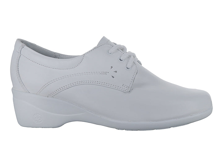 Zapato plano color blanco con agujetas, estilo clásico y cómodo.