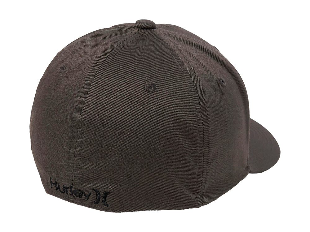 Gorra Hurley color gris oscuro con logotipo bordado en negro en el frente.
