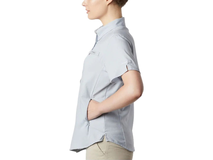 Camisa Columbia PFG Tamiami II de manga corta en color gris claro para mujer.