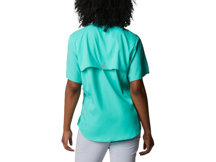 Camisa Columbia PFG de manga corta en color turquesa eléctrico para mujer.