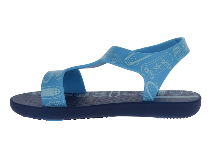 Sandalia azul Ipanema con correa al tobillo y estampados decorativos.