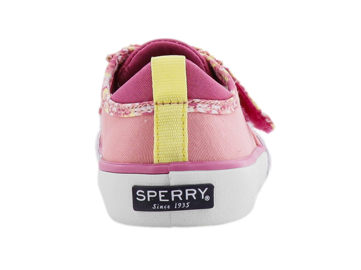 Tenis infantiles Sperry color coral con correa floral y suela blanca.