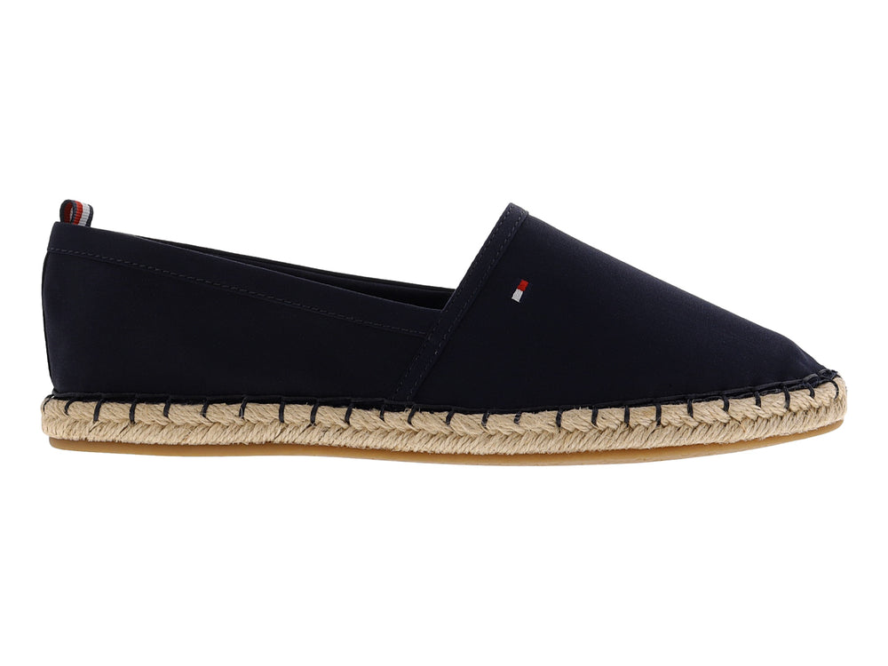 Zapato tipo alpargata de color azul marino con suela de cuerda tejida beige.