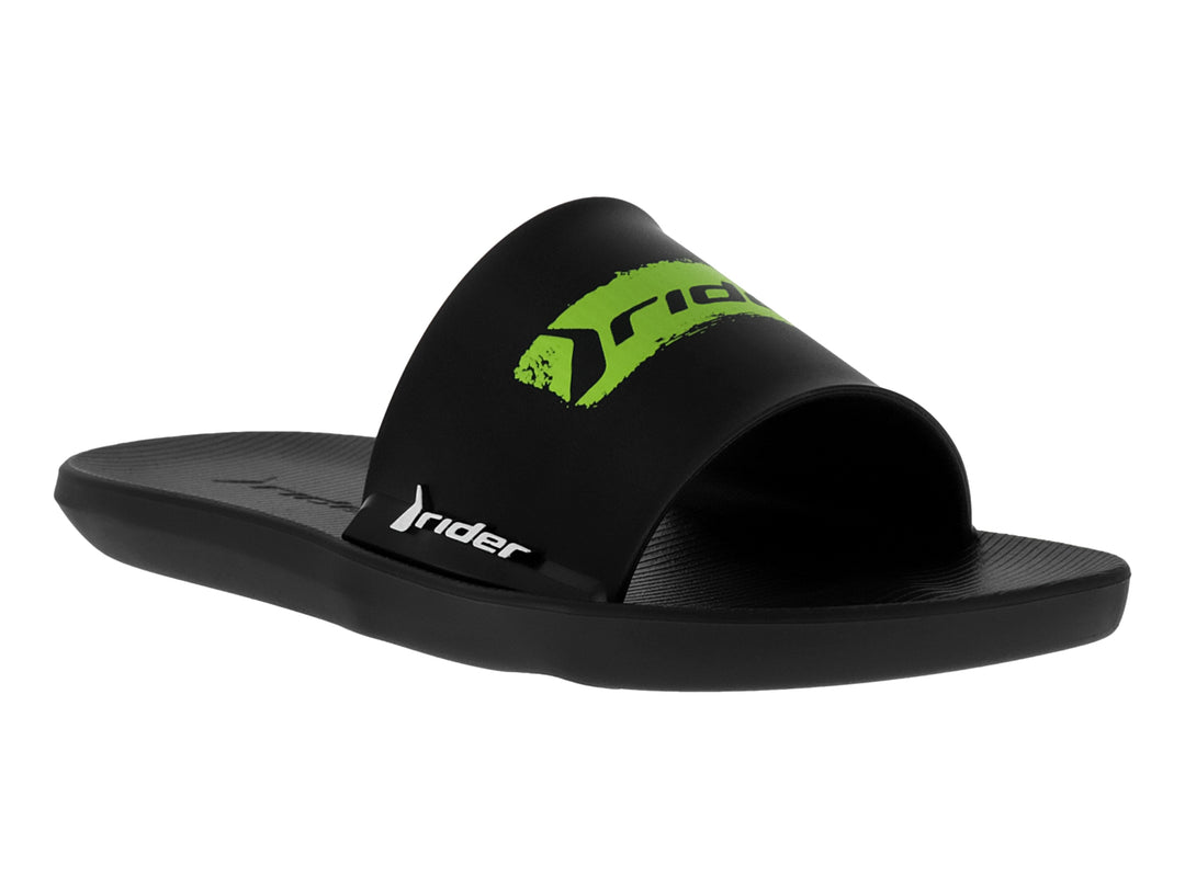 Sandalia tipo slide color negro con logotipo verde de la marca Rider para niños.