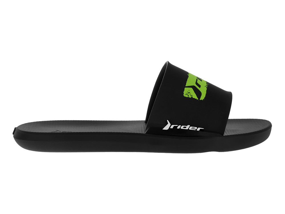 Sandalia tipo slide color negro con logotipo verde de la marca Rider para niños.