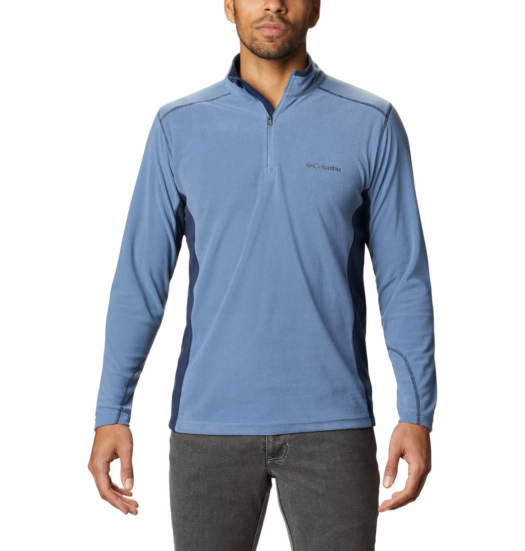 Sudadera Columbia half-zip en colores azul claro y azul marino.