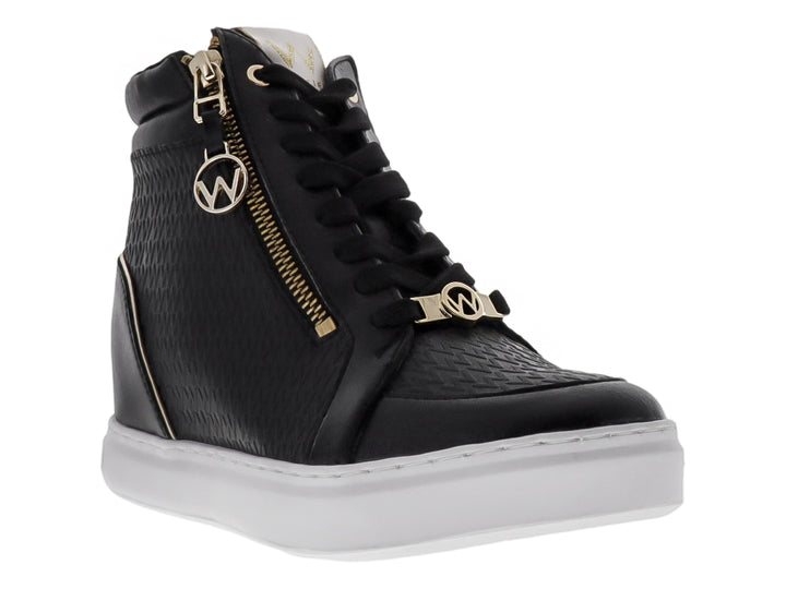 Tenis botín Westies color negro con suela blanca, detalles en dorado y cierre lateral.