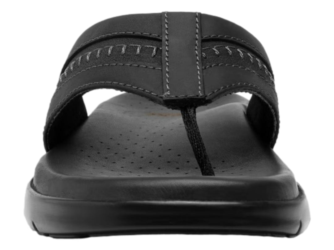 Sandalia Flexi color negro para hombre con diseño de dedo y suela cómoda.