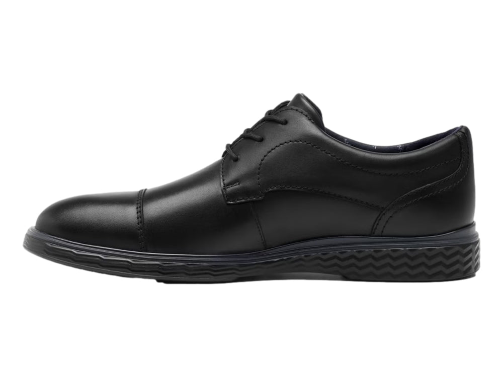 Zapato formal Flexi para hombre en color negro, de cuero liso con agujetas y suela cómoda.
