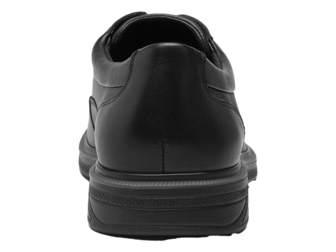 Zapato Flexi color negro para hombre, estilo casual con cordones y acabado en cuero liso.