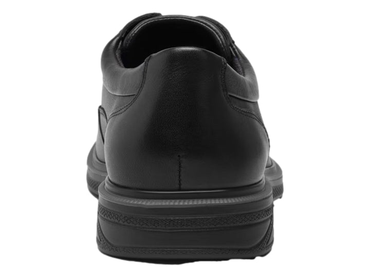 Zapato Flexi color negro para hombre, estilo casual con cordones y acabado en cuero liso.