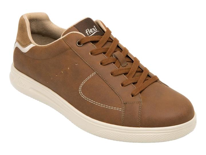 Zapato casual Flexi de color café con suela blanca y agujetas.