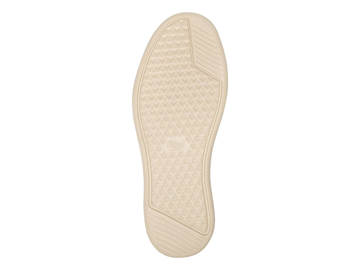 Zapato casual Flexi de color café con suela blanca y agujetas.