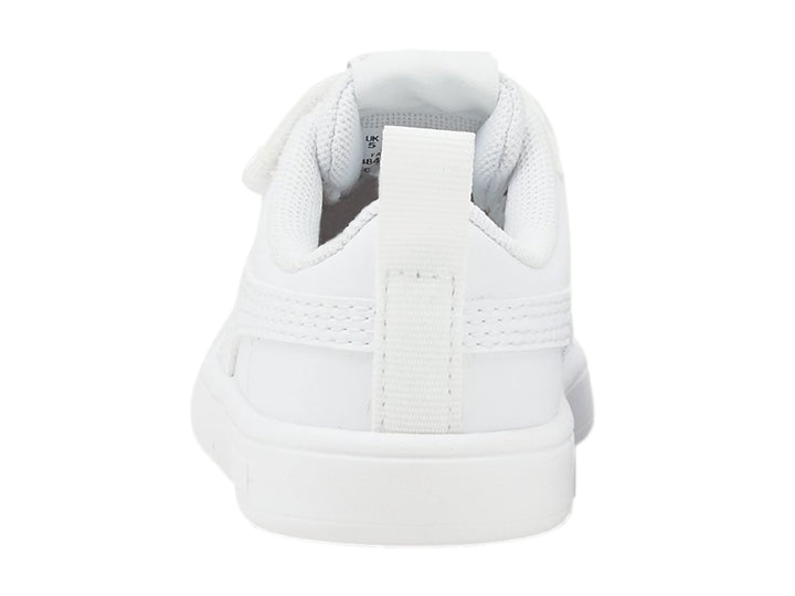 Tenis PUMA Rickie AC INF para bebé y niño pequeño en color blanco con cierre de velcro y suela blanca.
