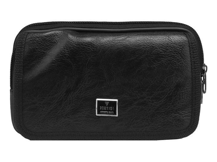 Bolso convertible pequeño de color negro con textura de cuero y cierre superior.