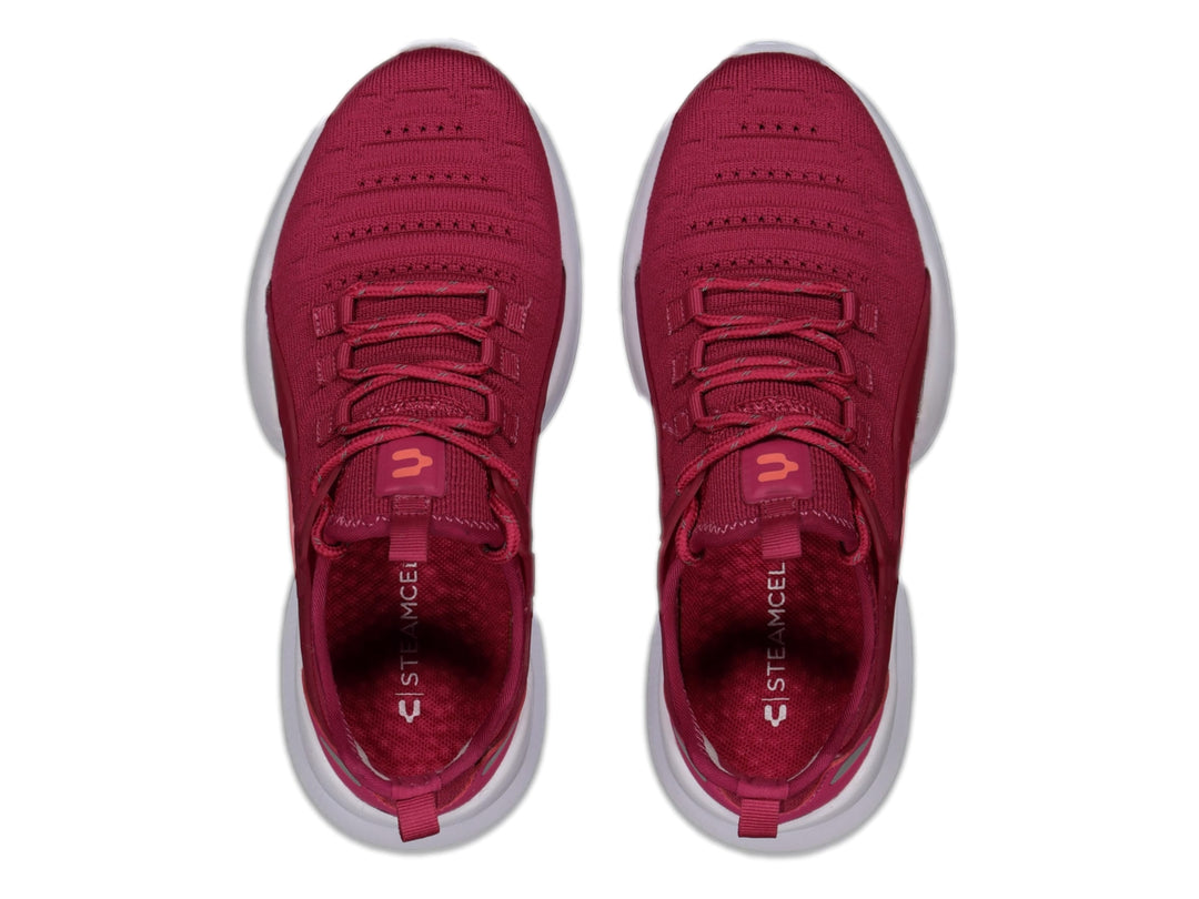 Tenis deportivos Charly en color fucsia con suela blanca y detalles en rosa.