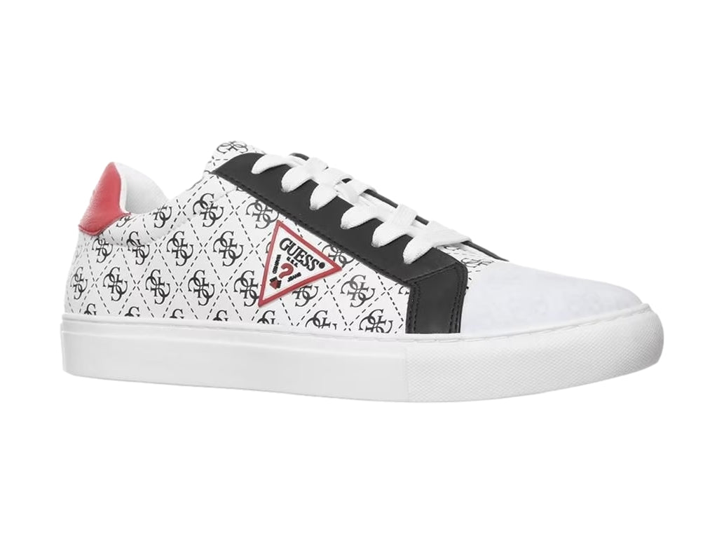 Tenis Guess blancos con detalles en negro y rojo, con estampado de monograma en el cuerpo.