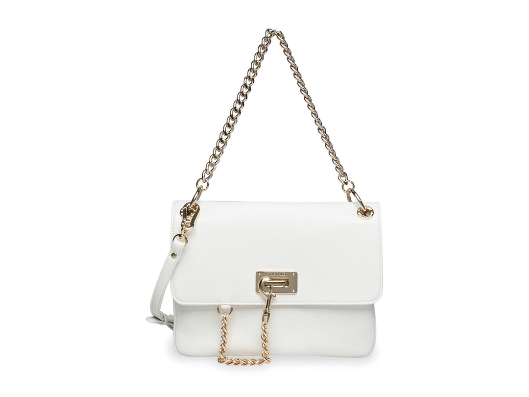 Bolso blanco de Steve Madden con correa de cadena dorada y cierre metálico frontal.