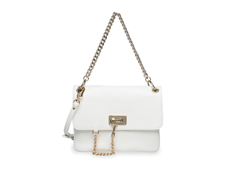 Bolso blanco de Steve Madden con correa de cadena dorada y cierre metálico frontal.