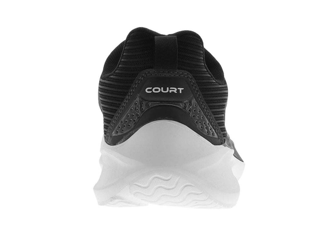 Tenis de baloncesto COURT en color negro con suela blanca y detalles en gris.