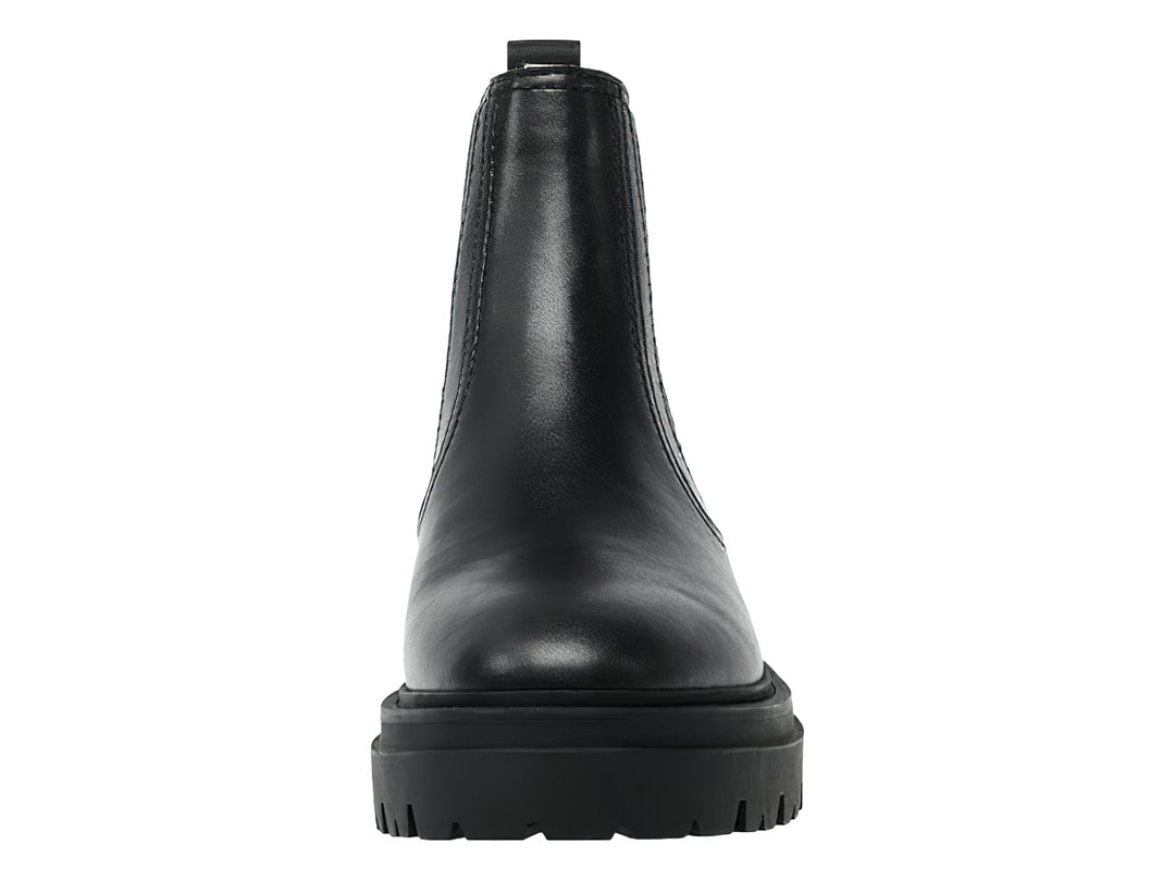 Bota negra Steve Madden con suela track gruesa y diseño estilo Chelsea.