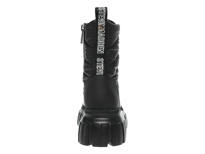 Bota negra de plataforma Steve Madden con suela track y detalles acolchados en el tobillo.
