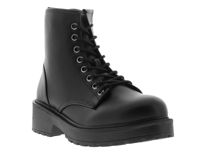 Bota negra de plataforma para mujer marca Madden Girl con agujetas y suela track.