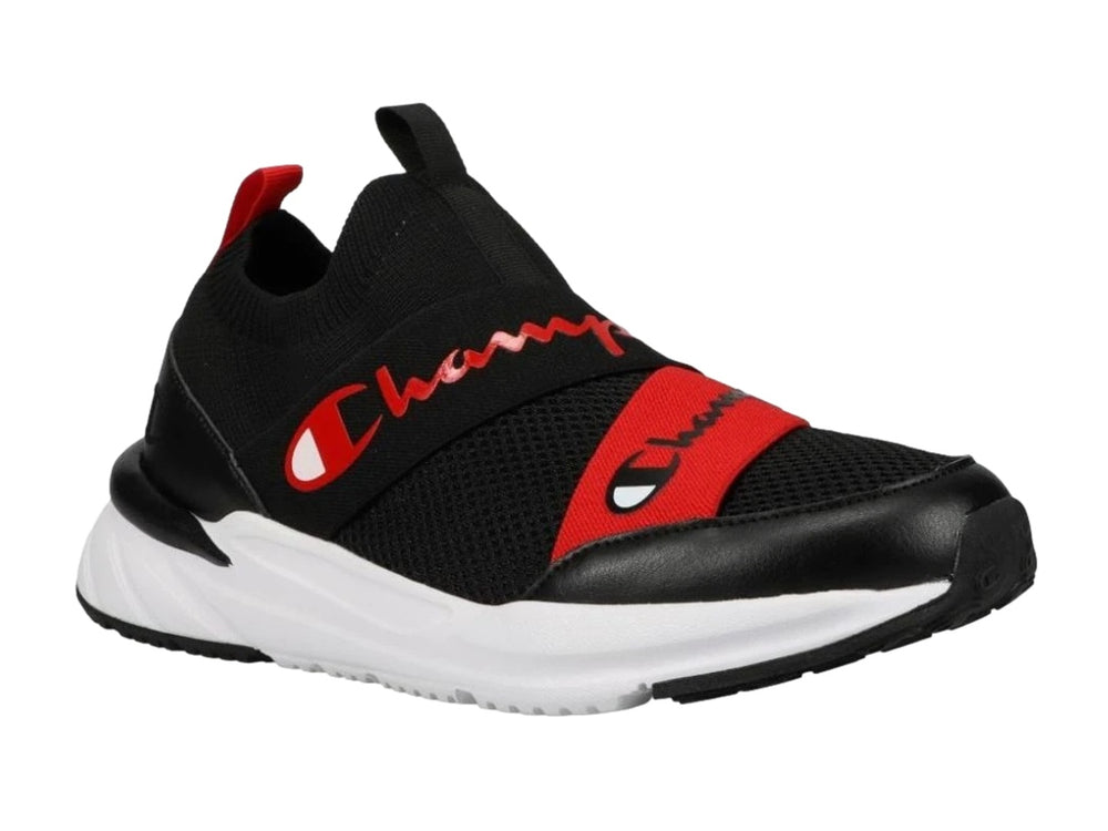 Tenis deportivos Champion color negro con detalles en rojo y suela blanca.