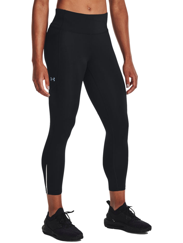 Leggings deportivos negros Under Armour ajustados al tobillo.