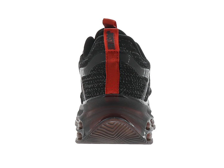 Tenis de baloncesto Justart en color negro con detalles rojos y suela amortiguada transparente.
