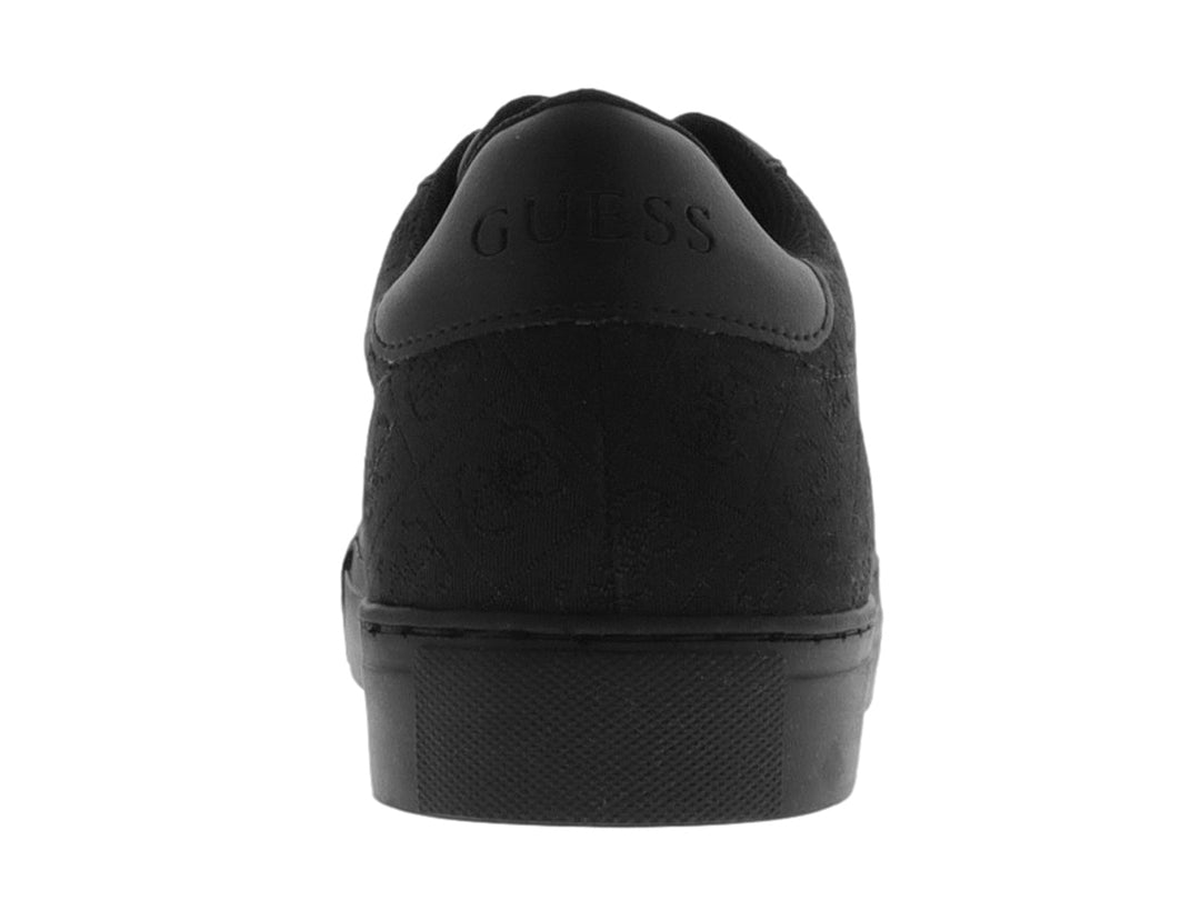 Tenis negros de la marca GUESS para hombre, diseño casual de corte bajo con suela plana.