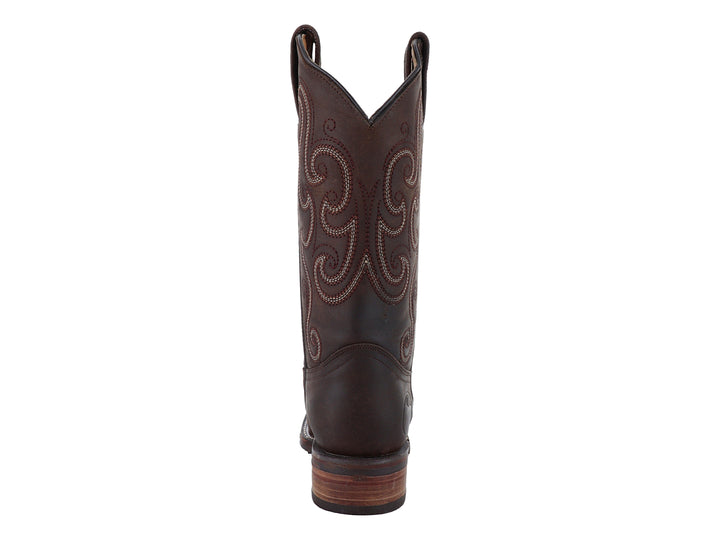 Bota vaquera para mujer en color café con bordados decorativos en la caña y punta cuadrada.