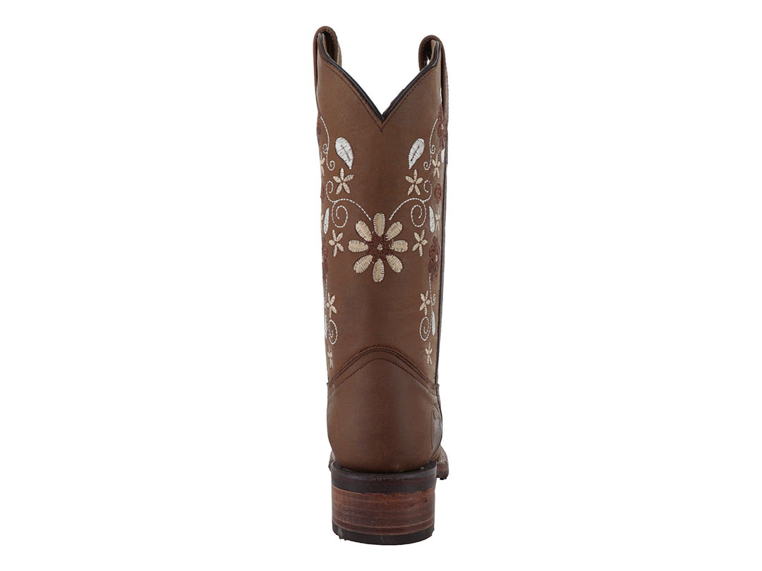 Bota vaquera color tabaco con bordados florales blancos y punta cuadrada.
