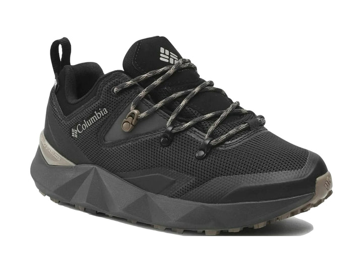 Zapato deportivo Columbia Facet 60 Low OutDry en color negro y gris oscuro para actividades al aire libre.