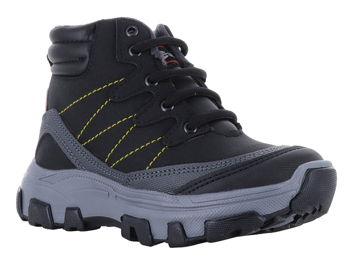 Botas infantiles marca Guany en color negro y gris con detalles de costuras amarillas y suela gruesa.
