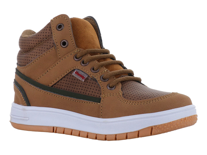 Tenis botín infantil color marrón habana con suela blanca y detalles en verde oscuro.