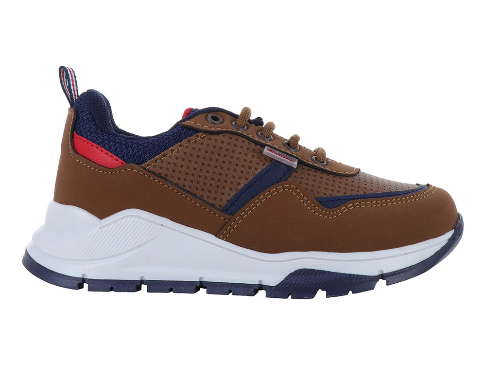 Tenis infantiles color café habana y azul marino con suela blanca y cordones.