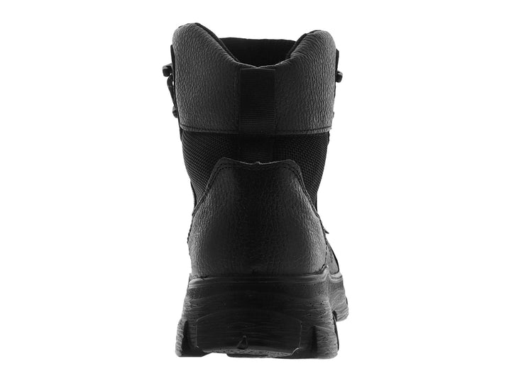 Bota alta de color negro marca CLIFF con suela gruesa y detalles en malla.