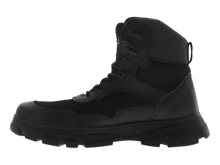 Bota alta de color negro marca CLIFF con suela gruesa y detalles en malla.