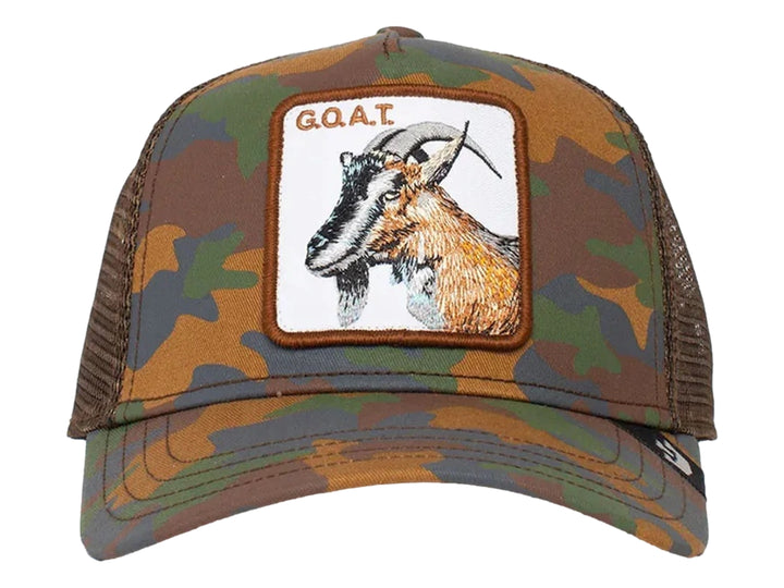 Gorra Goorin Bros Clay Henry con diseño de camuflaje y parche frontal con ilustración de una cabra.