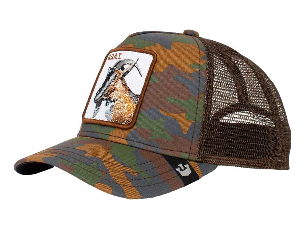Gorra Goorin Bros Clay Henry con diseño de camuflaje y parche frontal con ilustración de una cabra.
