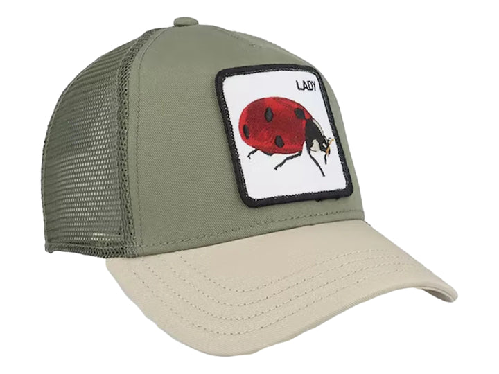 Gorra Goorin Bros color olive con visera beige y parche frontal de una mariquita con la palabra LADY.