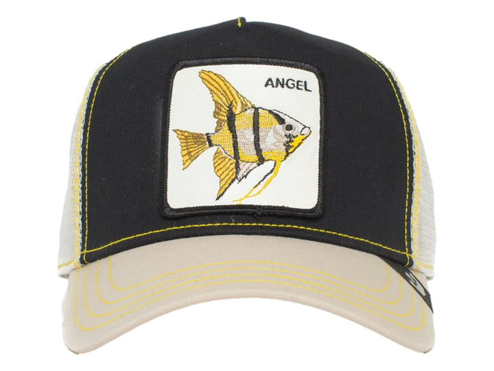 Gorra snapback negra y beige con un parche frontal que muestra la ilustración de un pez ángel.